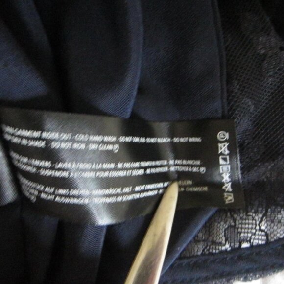 KEEPSAKE The Label – Navy Floral Embroidered Maxi – Sz M - Picture 10 of 10